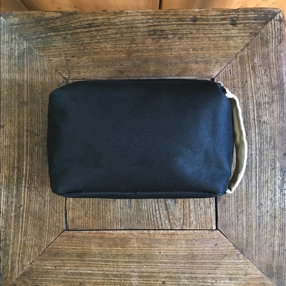 NWOT 3 Kiehl’s Bags, 1 Tote, 1 Toiletry, 1 Makeup - Picture 8 of 15